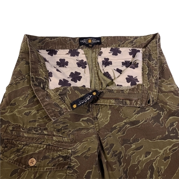 lucky BRAND Camo Pants Green Distressed Clover Leaf Kid's Girl's Size 16 - Picture 8 of 8